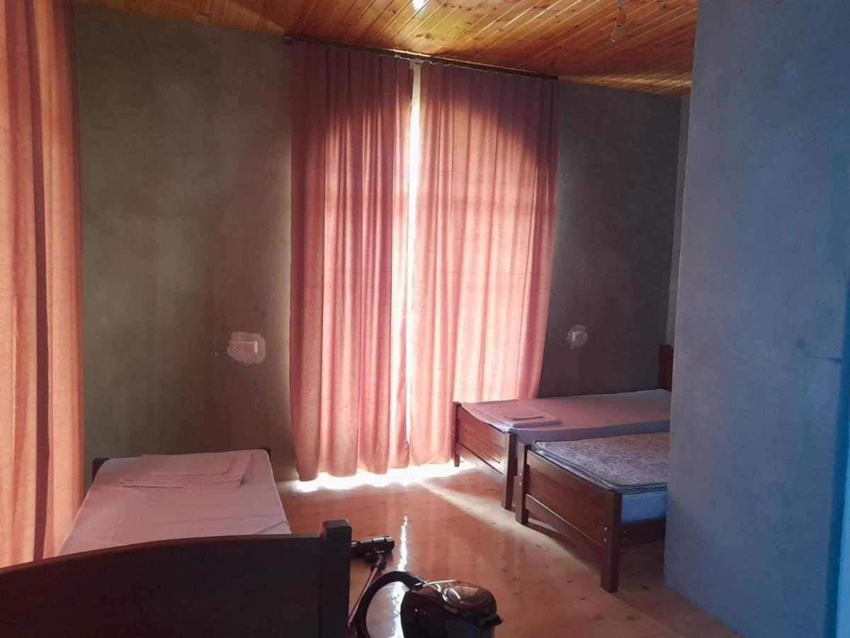 Guesthouse Ellie- Elisabeth Adishi Екстер'єр фото