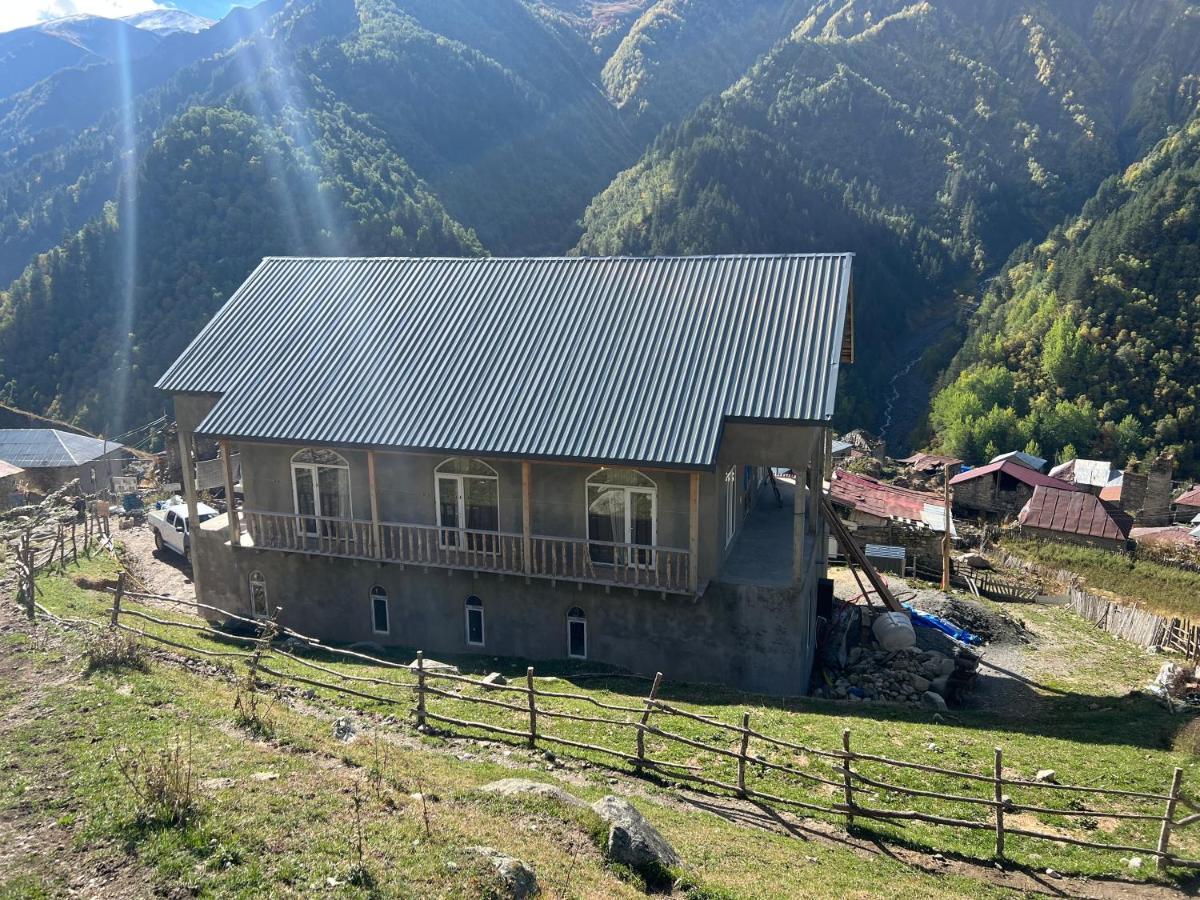 Guesthouse Ellie- Elisabeth Adishi Екстер'єр фото